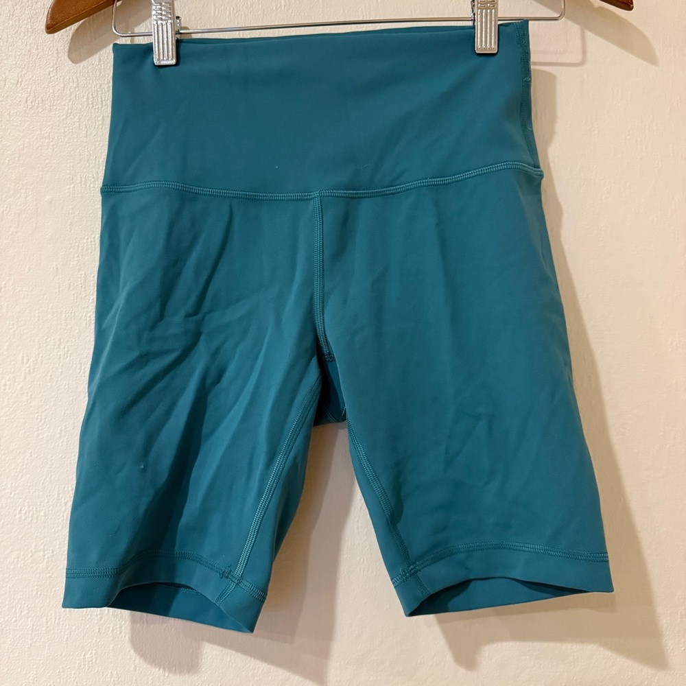Lululemon High-Rise Short 8”
